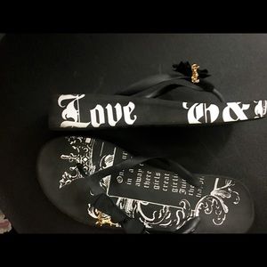JUICY COUTURE CHARM SANDALS SIZE 10